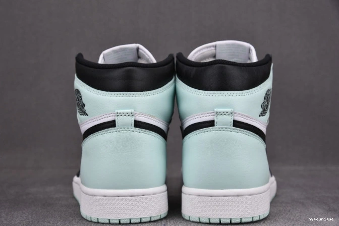 HYPE Retro Jordan High 1 Igloo 861428-100 0807